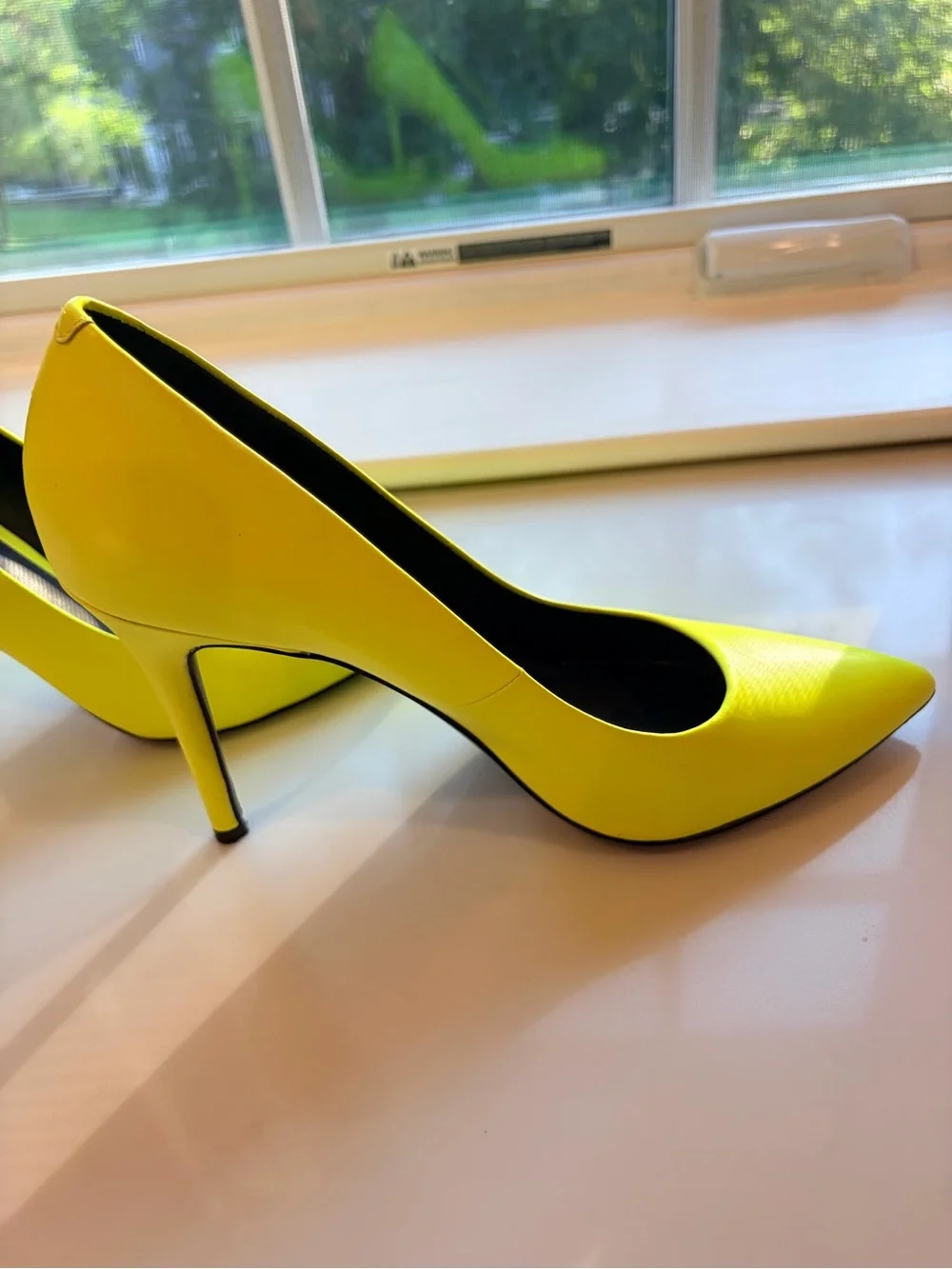 MICHAEL Michael Kors sleek pointed